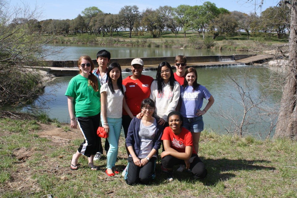 Students Volunteering on Spring Break