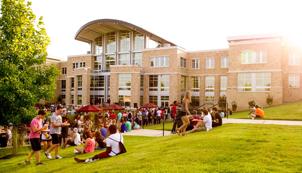 Heritage Lawn Plaza