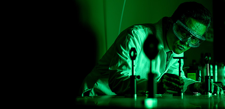 Dr. Jeong calibrates green lasers