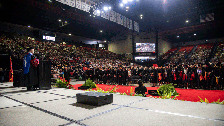 Summer-Commencement7621.gif