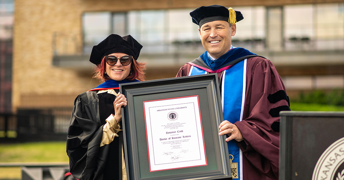 A-State Holds Spring Commencement; Awards Honorary Doctorate to Rosanne Cash
