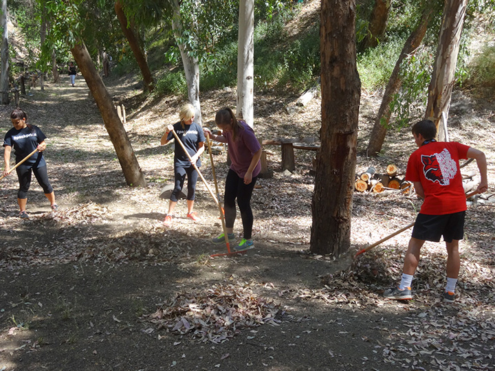 Global Student Leaders Give Service in Spain