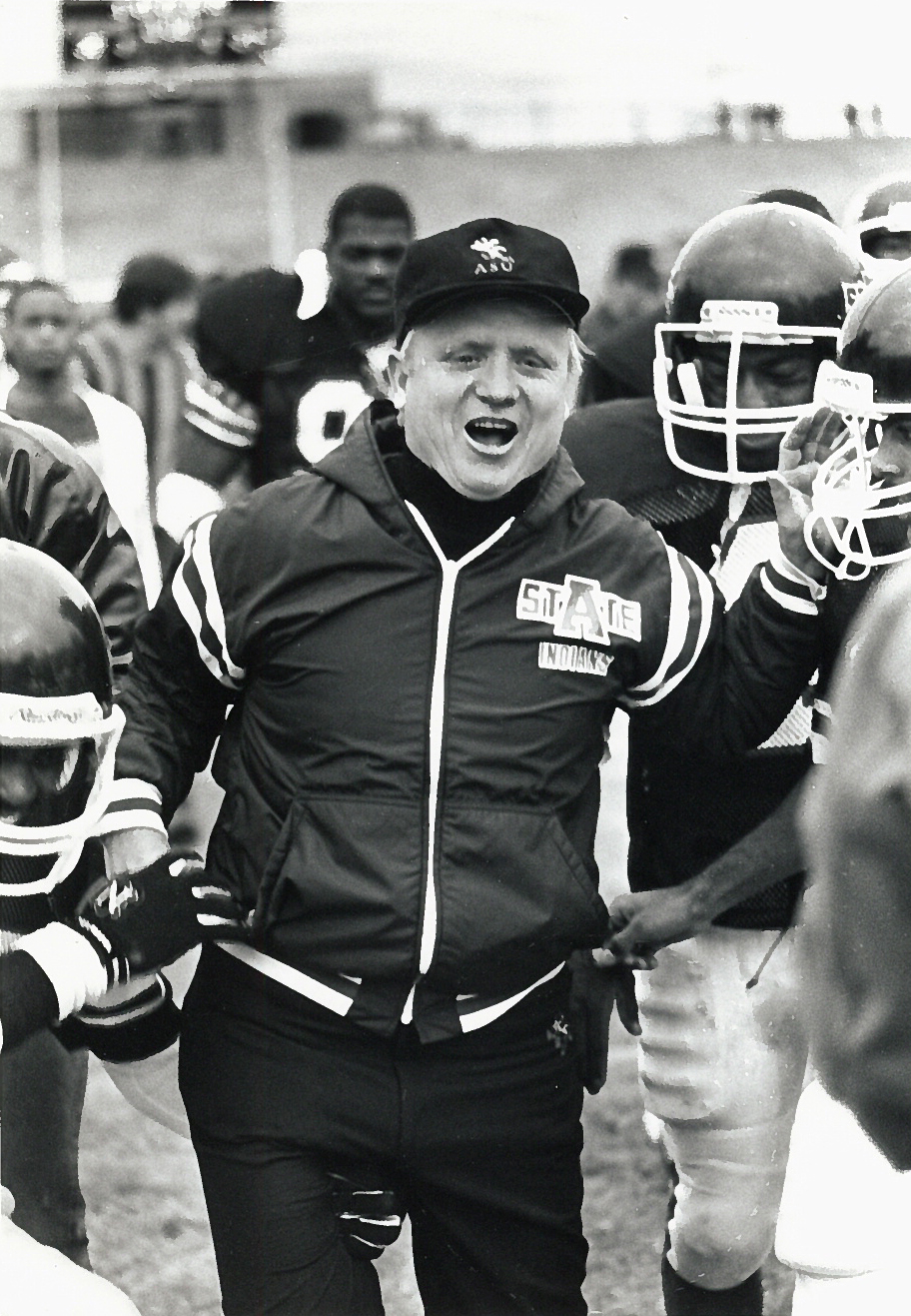University Community Mourns Passing of Football Legend Larry Lacewell