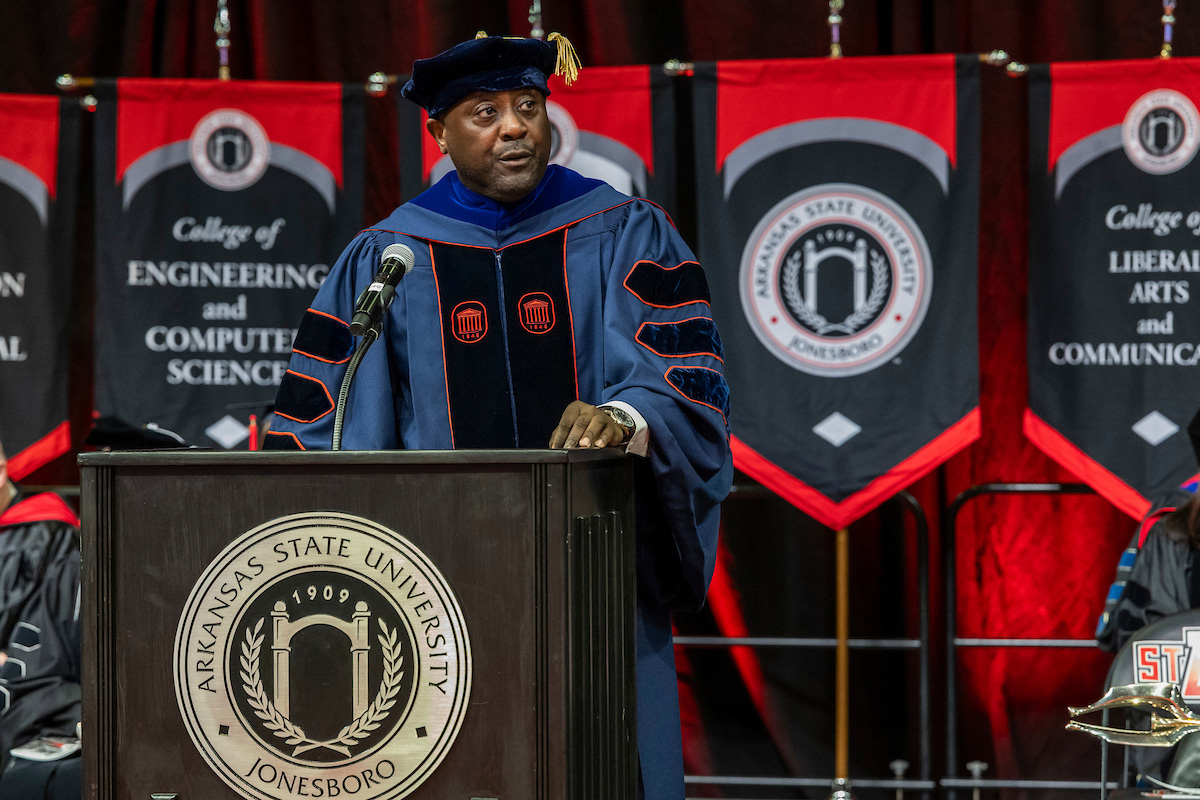 Dr. Calvin White Jr. speaks at Fall Commencement