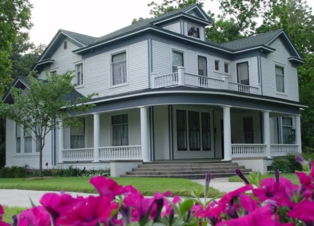 Hemingway-Pfeiffer home heritage site.
