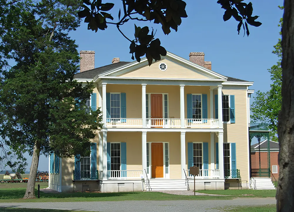 Lakeport Plantation Museum