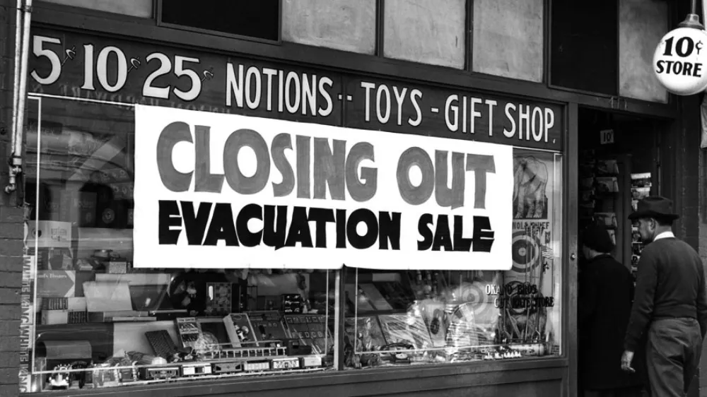 Going out of business storefront