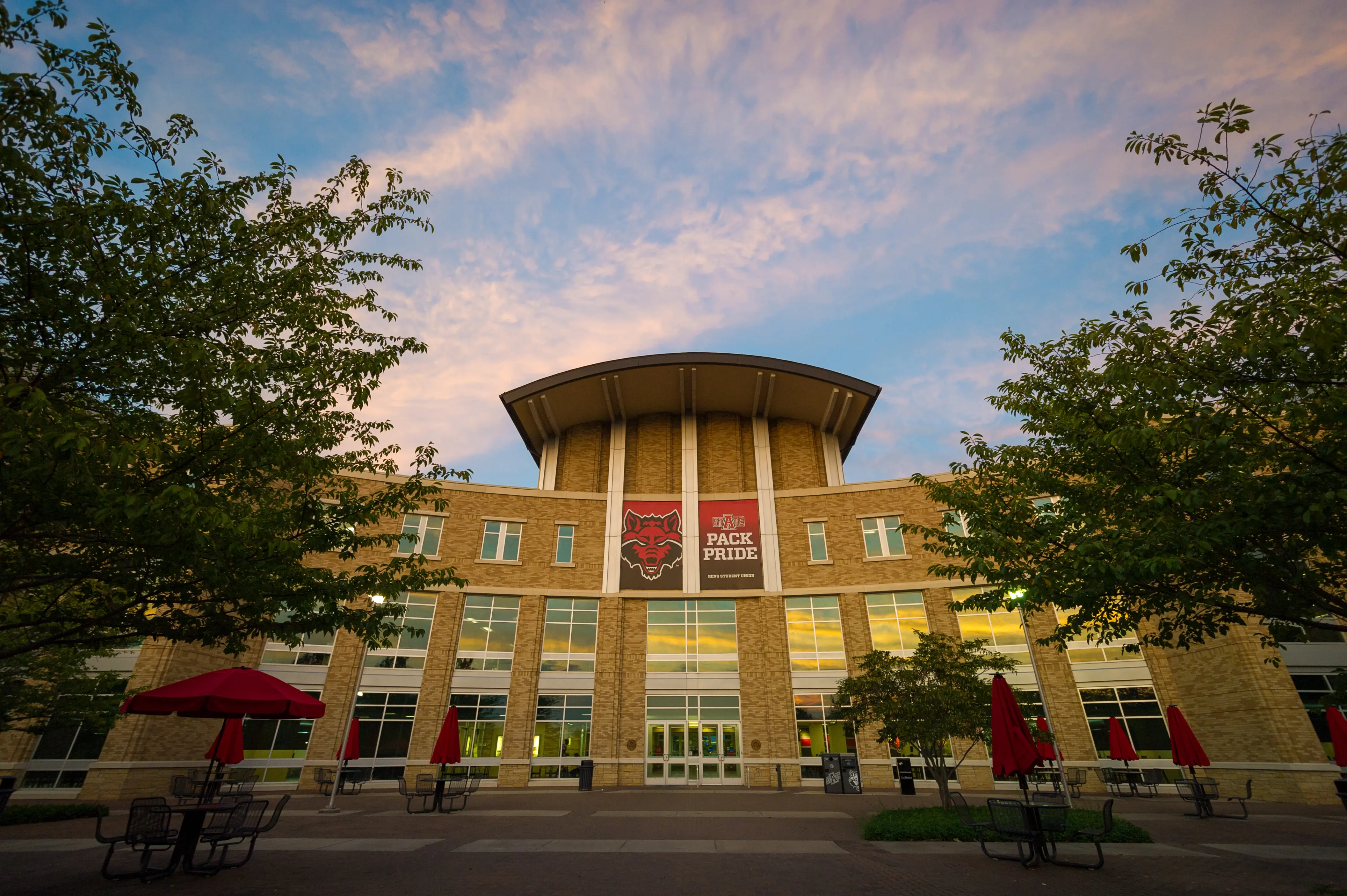 Reng Student Union building at sunset.